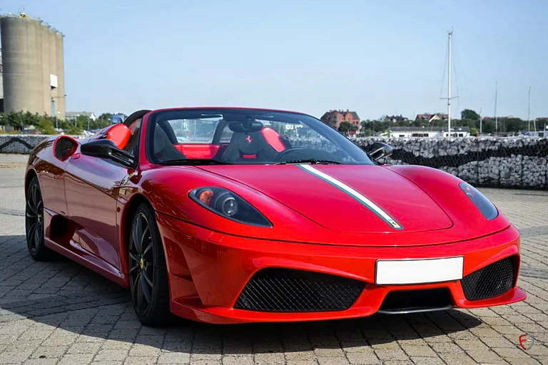 Ferrari Scuderia Spider 16M