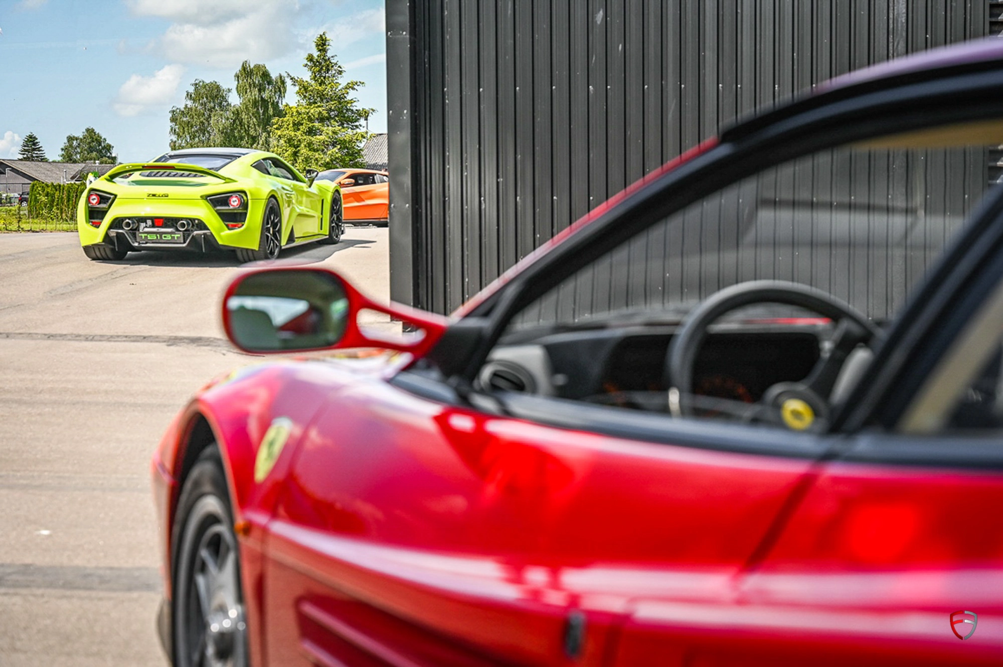 Zenvo vs Ferrari